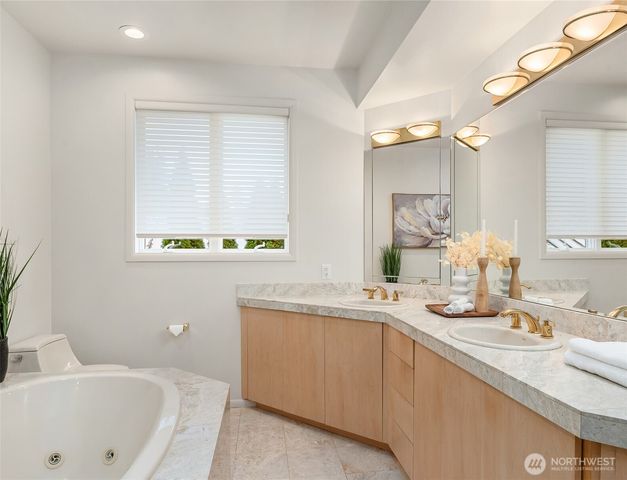 936 170th Place SE, Bellevue, WA 98008