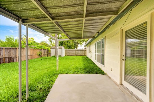 10523 Towne Square Road, Sugar Land, TX 77498