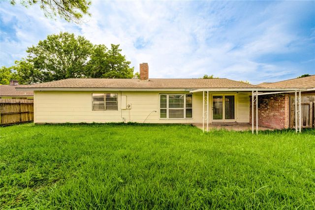 10523 Towne Square Road, Sugar Land, TX 77498