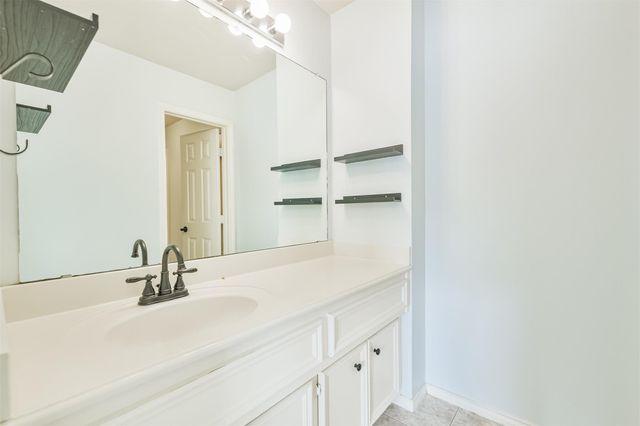 738 Redwing Place Drive, Houston, TX 77009