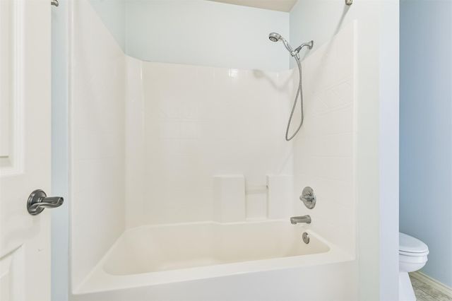 738 Redwing Place Drive, Houston, TX 77009