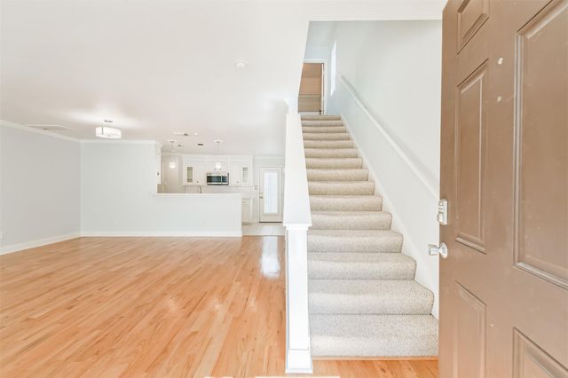 738 Redwing Place Drive, Houston, TX 77009