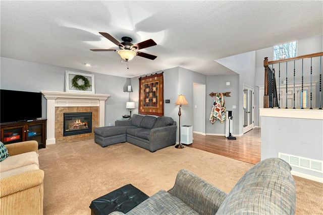 1313 Stone Lane, Lansing, KS 66043
