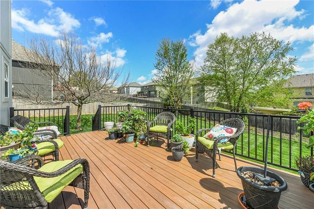1313 Stone Lane, Lansing, KS 66043