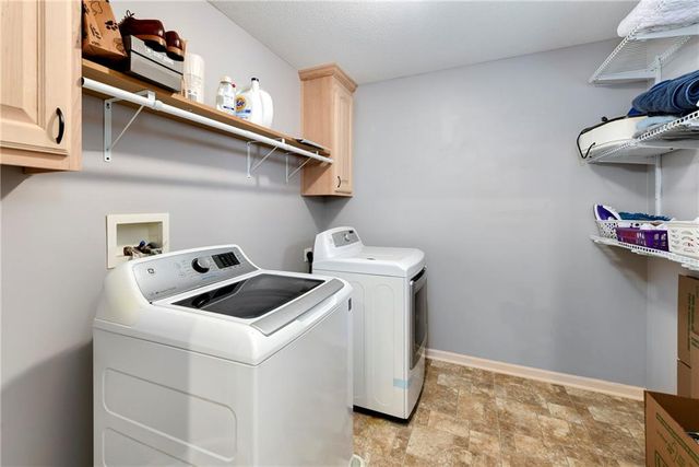 1313 Stone Lane, Lansing, KS 66043