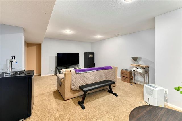 1313 Stone Lane, Lansing, KS 66043