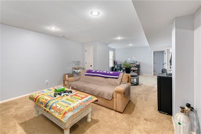 1313 Stone Lane, Lansing, KS 66043