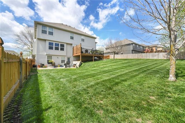1313 Stone Lane, Lansing, KS 66043