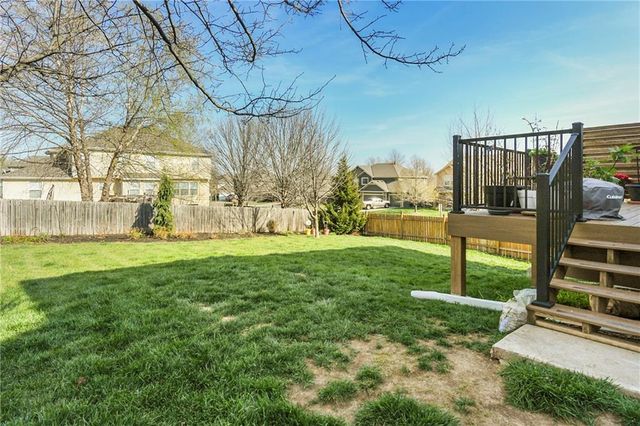 1313 Stone Lane, Lansing, KS 66043
