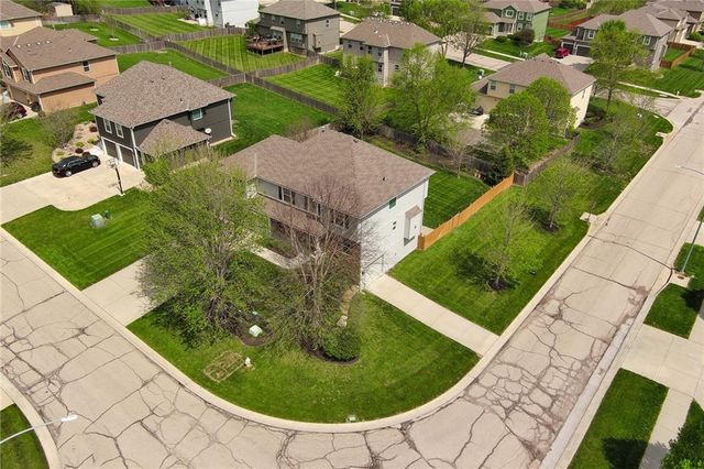 1313 Stone Lane, Lansing, KS 66043
