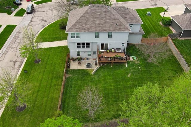 1313 Stone Lane, Lansing, KS 66043