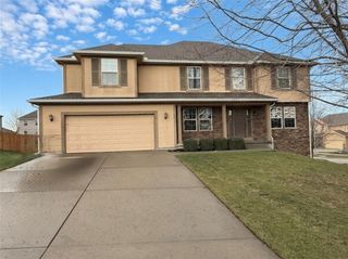 1313 Stone Lane, Lansing, KS 66043
