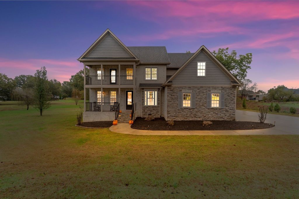 1688 Newport Pl, La Vergne, TN 37086