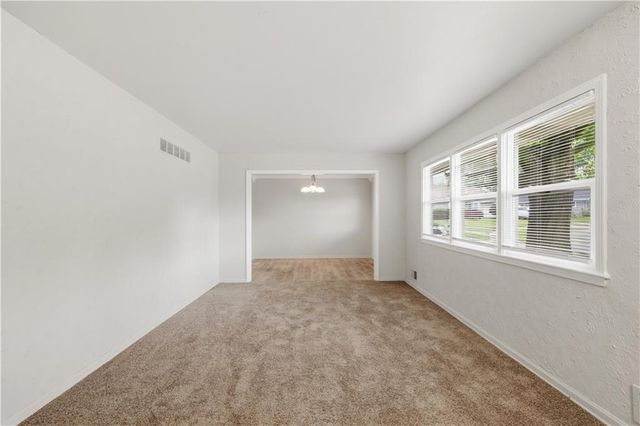 13121 E 45th Street S, Independence, MO 64055