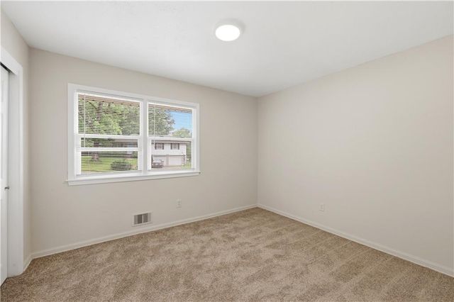 13121 E 45th Street S, Independence, MO 64055