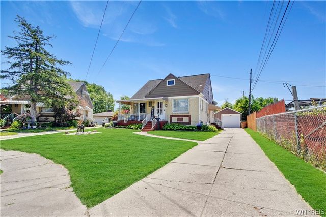 4 Amurra Court, Cheektowaga, NY 14225
