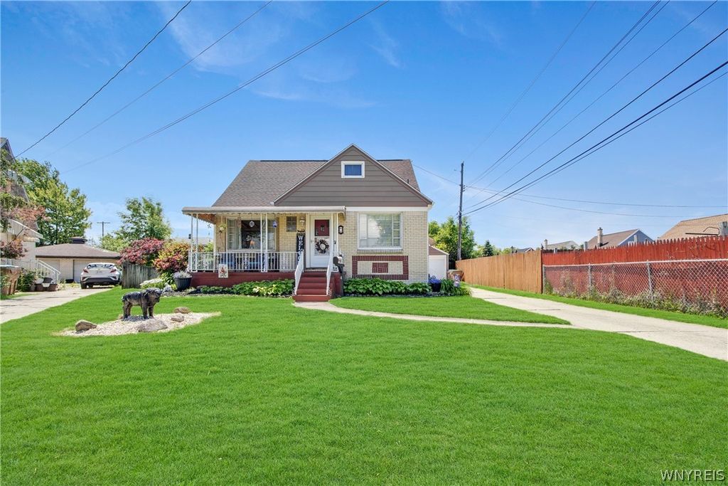 4 Amurra Court, Cheektowaga, NY 14225