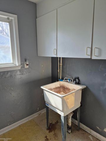 21893 Ehlert Avenue, Warren, MI 48089