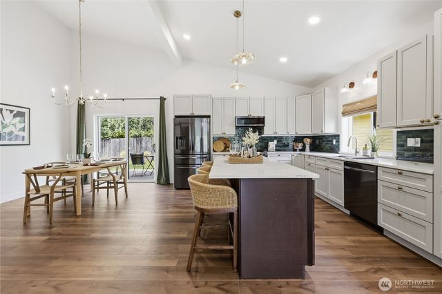384 Ruth Lane, Bremerton, WA 98310