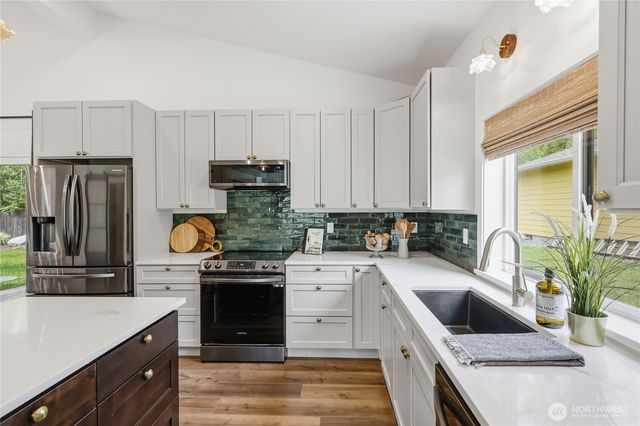384 Ruth Lane, Bremerton, WA 98310