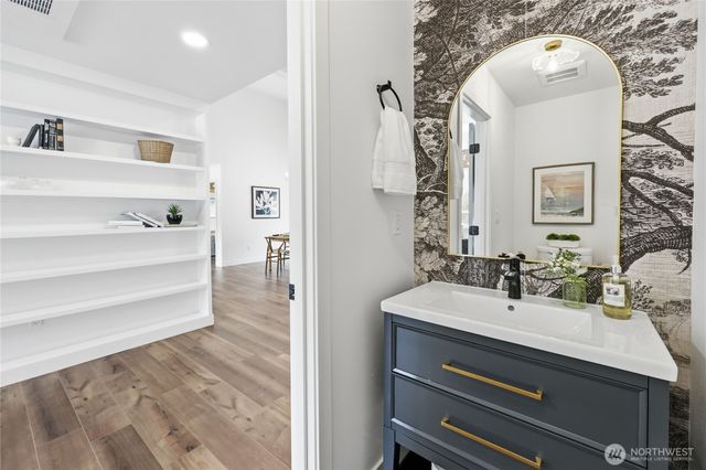 384 Ruth Lane, Bremerton, WA 98310
