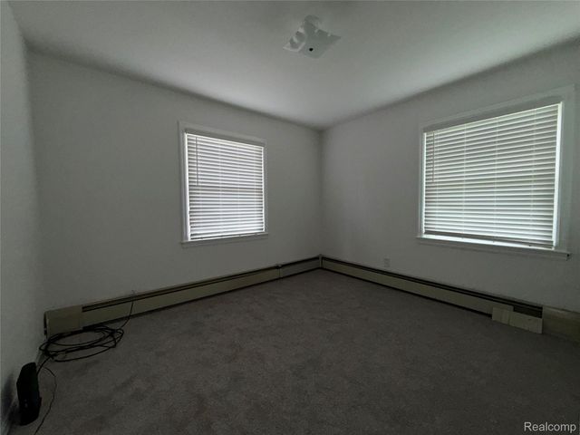 26004 Waldorf Street, Roseville, MI 48066