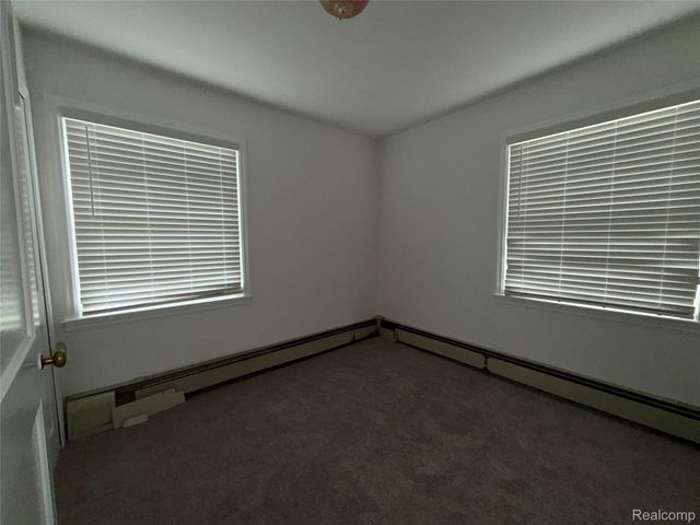 26004 Waldorf Street, Roseville, MI 48066