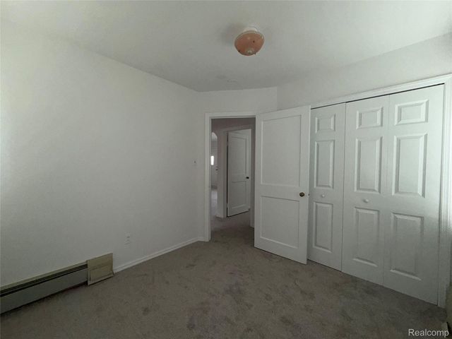 26004 Waldorf Street, Roseville, MI 48066