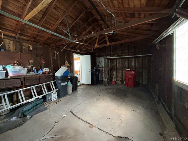 26004 Waldorf Street, Roseville, MI 48066
