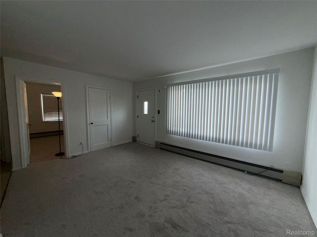 26004 Waldorf Street, Roseville, MI 48066