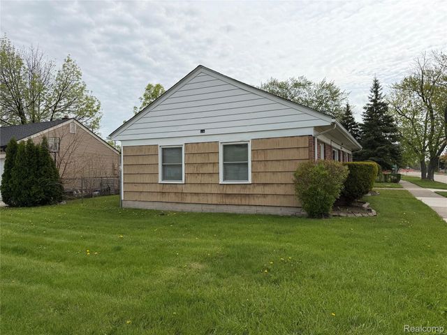 26004 Waldorf Street, Roseville, MI 48066