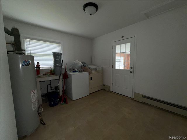 26004 Waldorf Street, Roseville, MI 48066