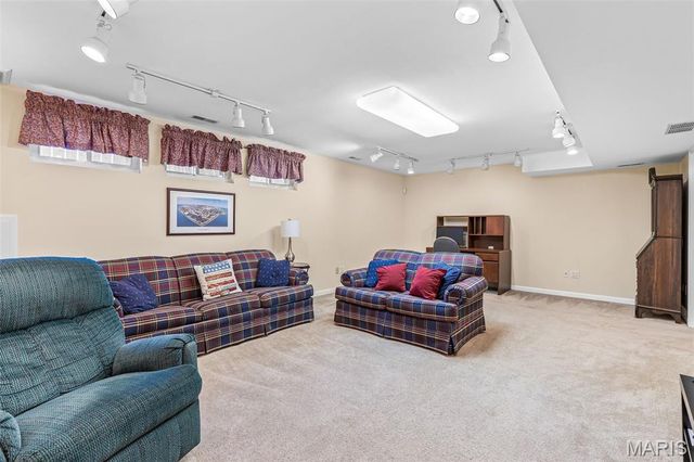 2626 Rockford Avenue, Rock Hill, MO 63144