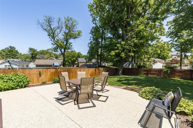2626 Rockford Avenue, Rock Hill, MO 63144