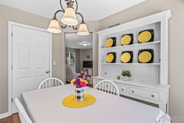 2626 Rockford Avenue, Rock Hill, MO 63144