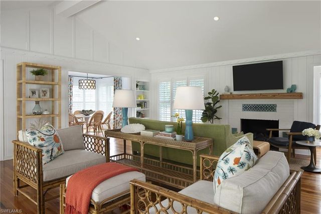 92 10th AVE S, Naples, FL 34102