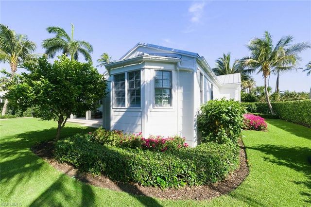 92 10th AVE S, Naples, FL 34102