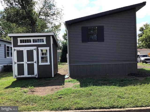 4222 DARBY DR, Morrisville, PA 19067