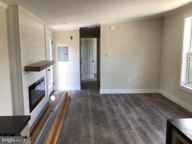 4222 DARBY DR, Morrisville, PA 19067