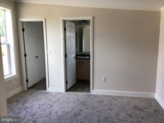 4222 DARBY DR, Morrisville, PA 19067