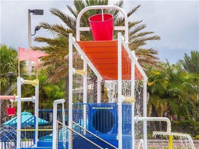 1568 MAIDSTONE CT,, Other City - In The State Of Florida, FL 33896