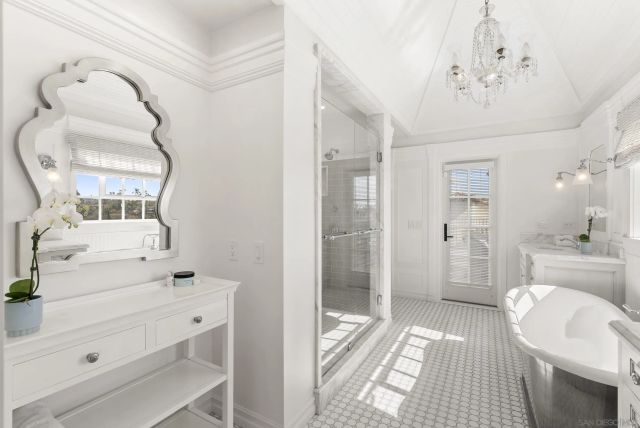 5324 Canterbury Drive, San Diego, CA 92116