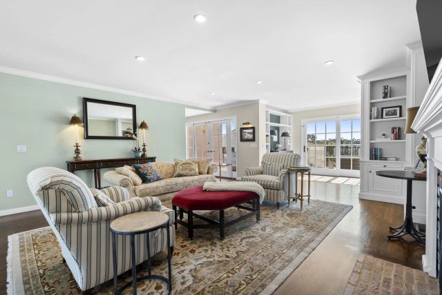 5324 Canterbury Drive, San Diego, CA 92116