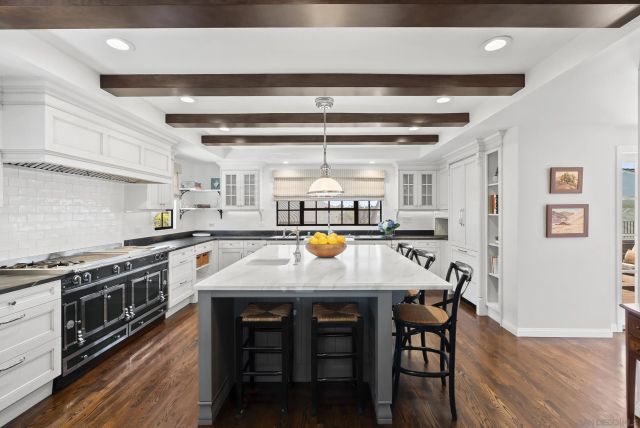 5324 Canterbury Drive, San Diego, CA 92116