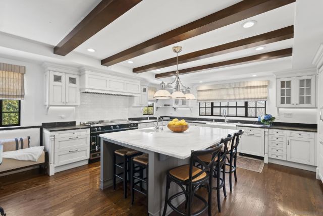5324 Canterbury Drive, San Diego, CA 92116