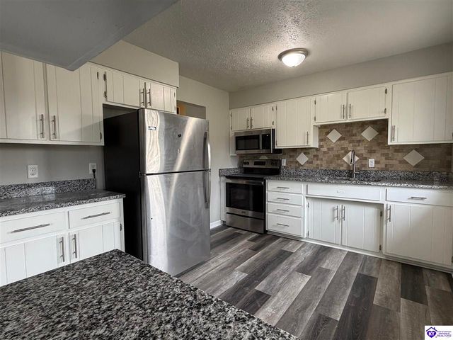 817 Pearman Avenue, Radcliff, KY 40160