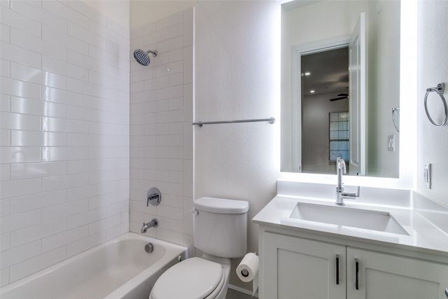 5015 Meridian Lane 1102, Addison, TX 75001