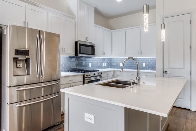 5015 Meridian Lane 1102, Addison, TX 75001