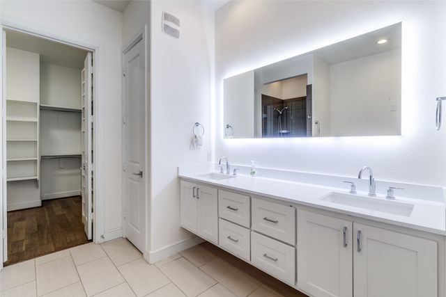 5015 Meridian Lane 1102, Addison, TX 75001