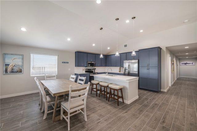 185 Paradise Pointe Dr, Port Aransas, TX 78373